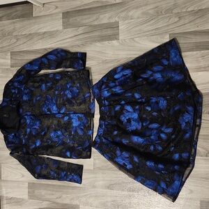 Y A S ELEGANT Black and Blue Floral  Two-Piece Set Size M.